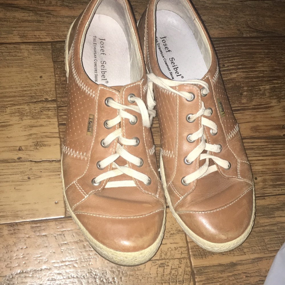 Josef Seibel tennis shoes size 39